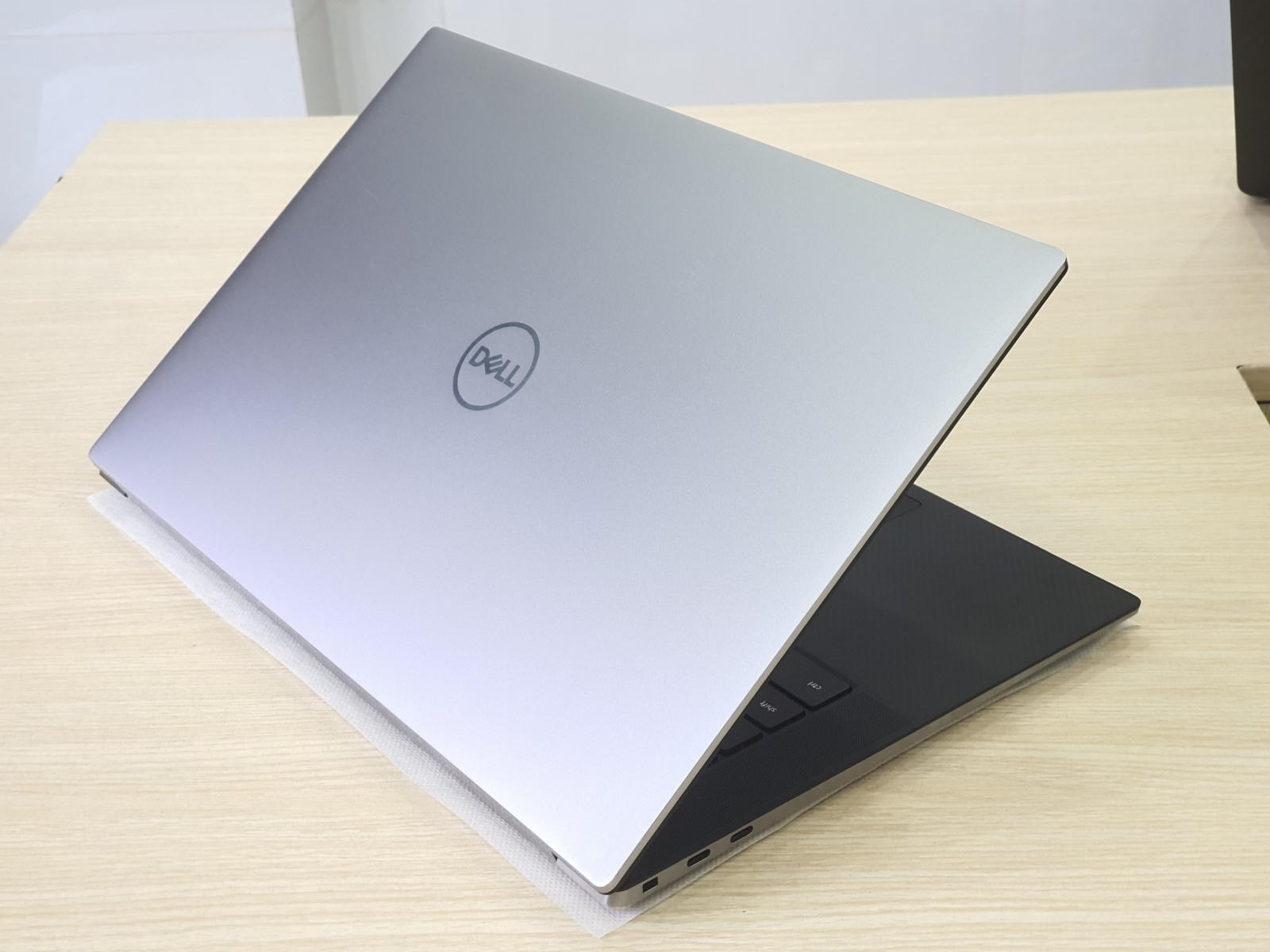 laptop đồ họa dell precision 5550 giá re 